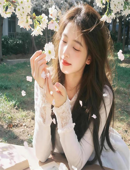 全面解析：《女生日记之做决定事务所》的创作历程与幕后花絮——影视专业人士深度解读